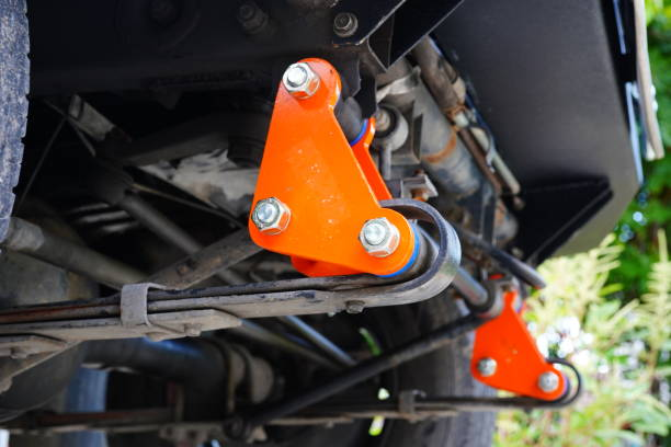 Tuleje wahaczy Tesli Model 3 i Model Y: potencjalne obawy i raporty ze świata rzeczywistego